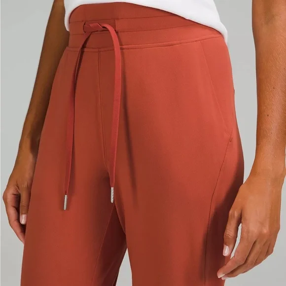 NWT Lululemon Ready to Rulu High-Rise Jogger Crop Size 10 /12 RDRK RED ROCK - Picture 5 of 5